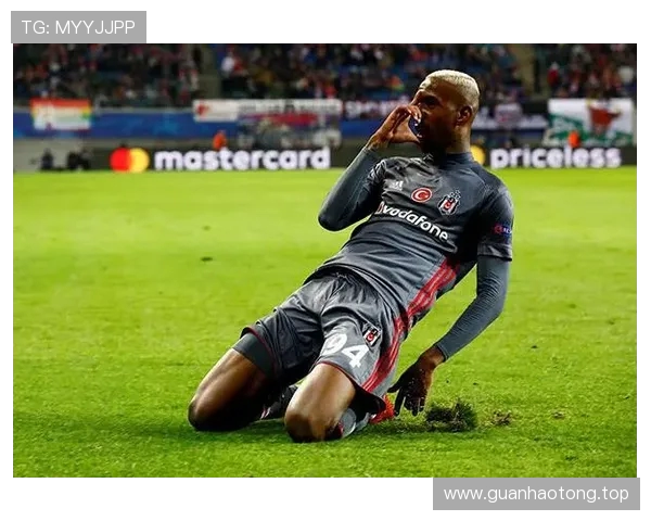 贝西克塔斯官方宣布租借本菲卡前锋柯克曲并附带买断条款